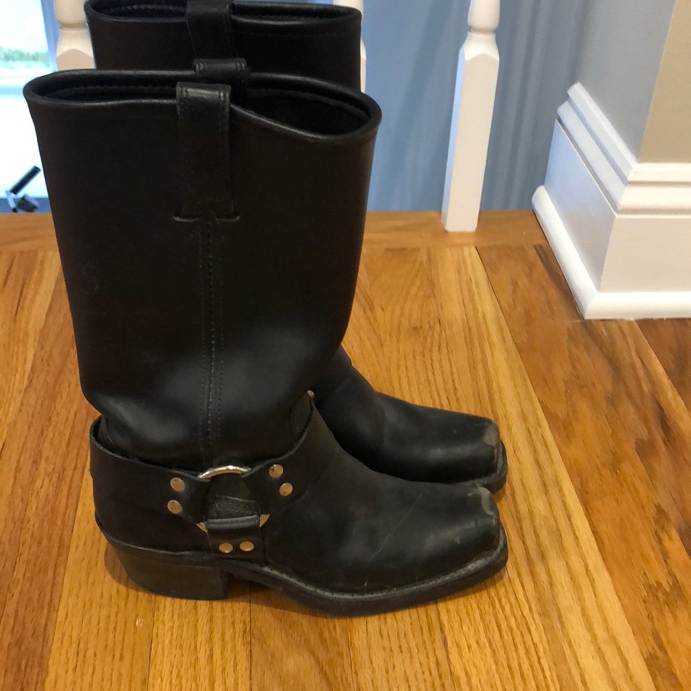 Fry motorcycle black boots.